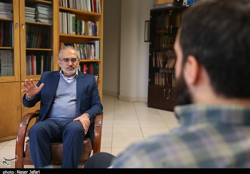 خادم جمهور , سید محمد حسینی , سید ابراهیم رئیسی , 