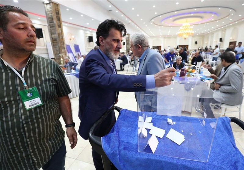 فوتبال , استقلال , 