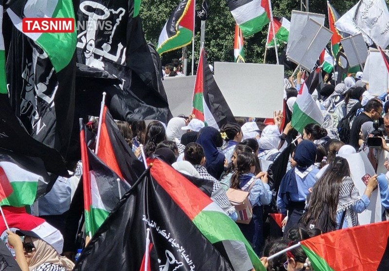 راهپیمایی مردم رام الله در هفتاد و هفتمین سالگرد روز نکبت