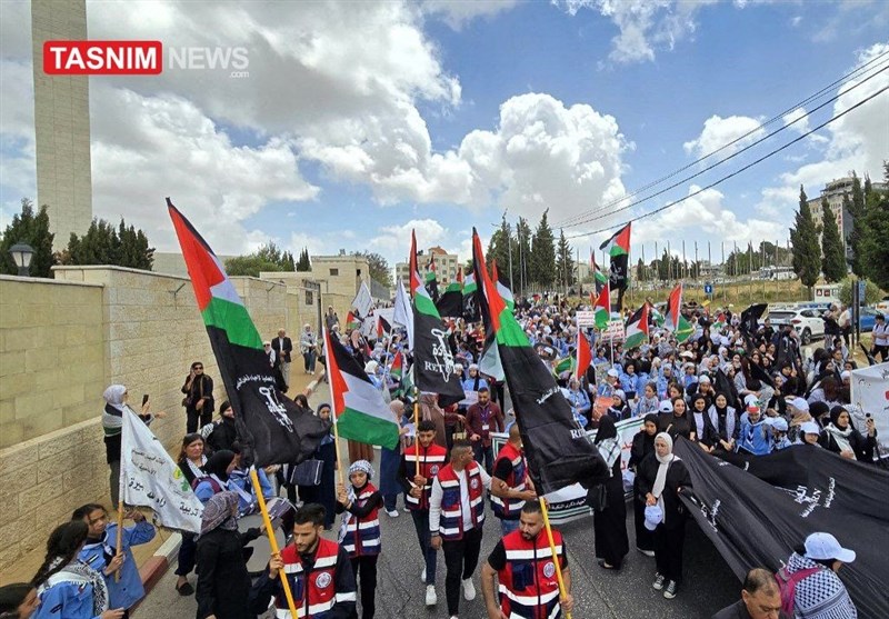 راهپیمایی مردم رام الله در هفتاد و هفتمین سالگرد روز نکبت