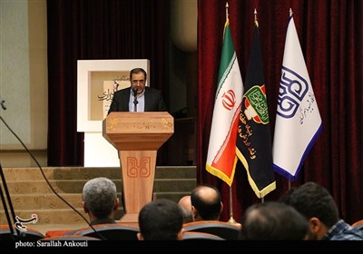جعفری: شاعران و نویسندگان رسولان ملت مبعوث شده هستند
