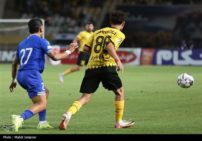 شکایت باشگاه سپاهان از هاشم بیک‌زاده