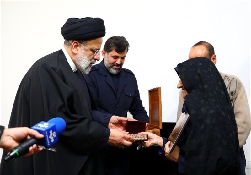 خادم جمهور , 