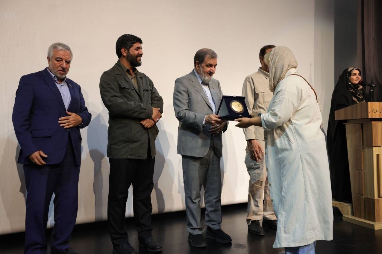 جشنواره فیلم مقاومت، صحنه افتخار به قهرمانان مقاومت