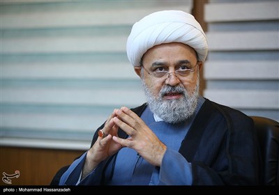 ولایت فقیه امام یعنی «فرمانروای فقیهِ فیلسوفِ عارفِ محبوب»