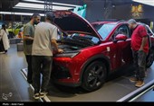 ارزبری 3000 دلاری خودرو؛ چرا خودروسازان همچنان به دلار وابسته‌اند؟