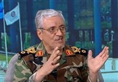 الدفاع الإیرانیة: لا یمکن مواجهة الأجانب إلا من خلال تعزیز القوة