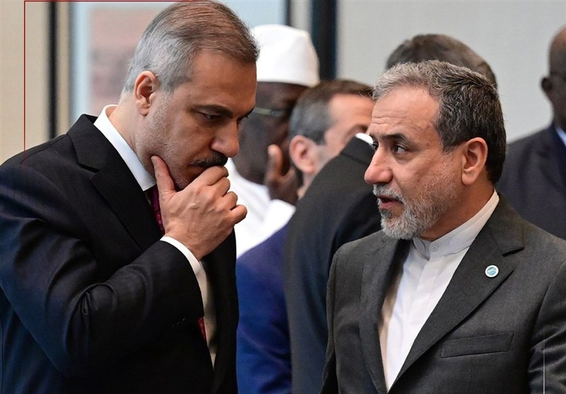 مباحثات هاتفية بين وزيري خارجية إيران وتركيا