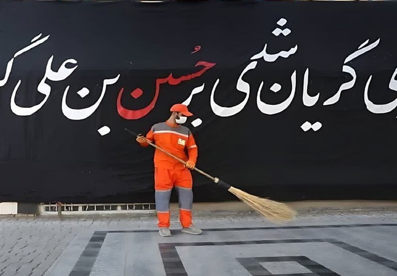 افتخارم خدمت به زائرین امام رضا(ع) و مهمانان رهبر شهید است