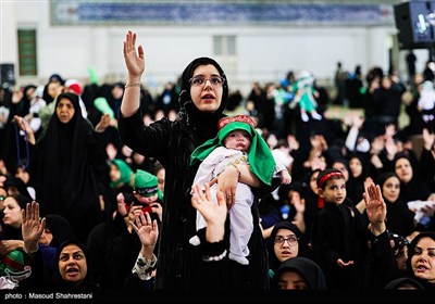 روایتی از اشک بر گهواره؛ مادران سمنانی برای 6 ماهه تشنه  کربلا لالایی خواندند+فیلم