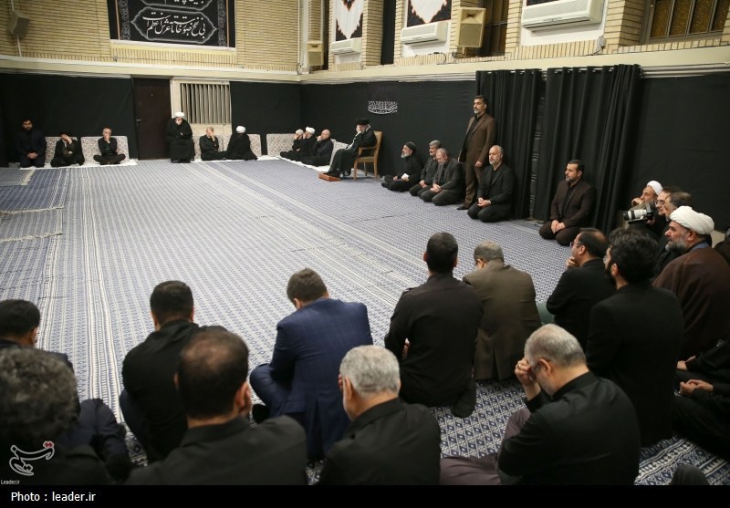 مراسم عزادارای شب عاشورای حسینی(ع) در حسینیه امام خمینی(ره) با حضور رهبر معظم انقلاب