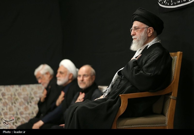 مراسم عزادارای شب عاشورای حسینی(ع) در حسینیه امام خمینی(ره) با حضور رهبر معظم انقلاب