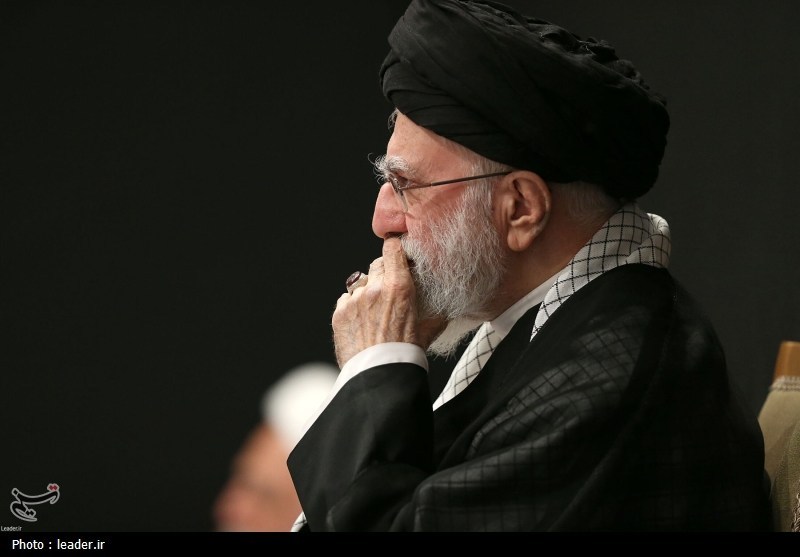 مراسم عزادارای شب عاشورای حسینی(ع) در حسینیه امام خمینی(ره) با حضور رهبر معظم انقلاب