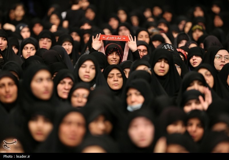 مراسم عزادارای شب عاشورای حسینی(ع) در حسینیه امام خمینی(ره) با حضور رهبر معظم انقلاب