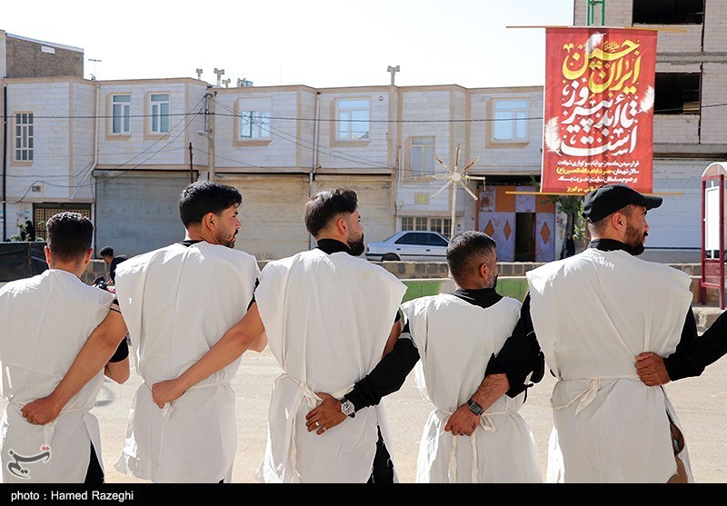 وارثان نخستین قیام بار دیگر کفن‌پوش با امام خود بیعت کردند