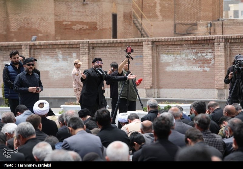 اردبیلِ سربلند؛ نماز ظهر عاشورا با شکوه‌تر از همیشه در دارالارشاد و دارالعباس