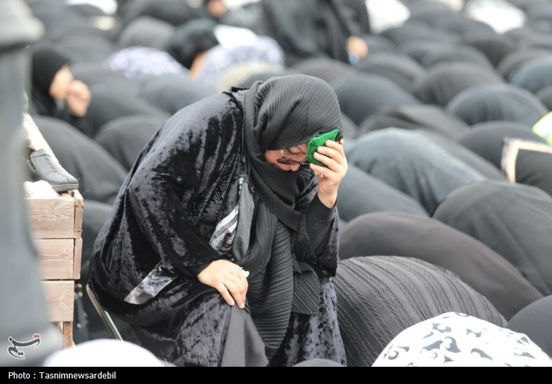 اردبیلِ سربلند؛ نماز ظهر عاشورا با شکوه‌تر از همیشه در دارالارشاد و دارالعباس