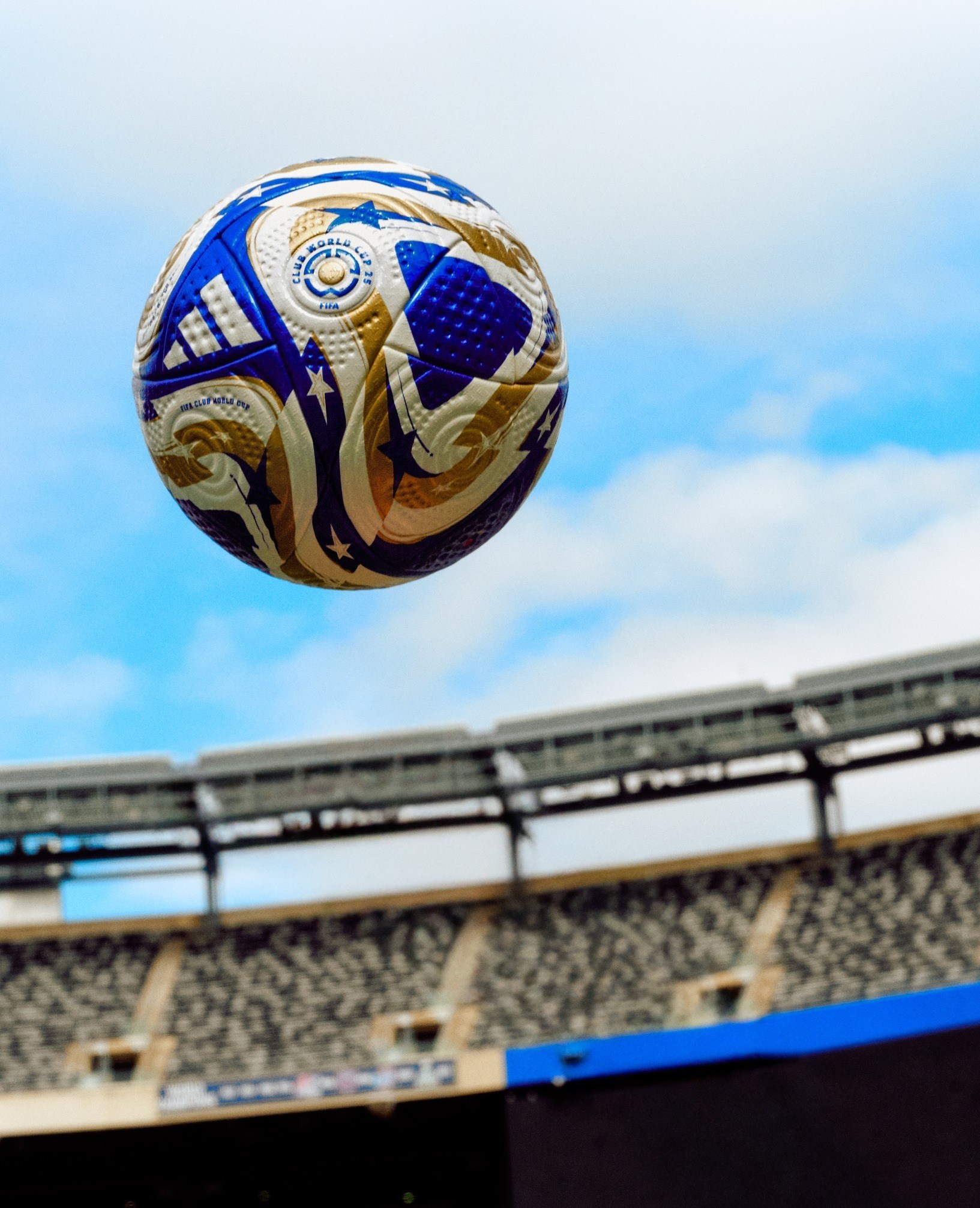 جام جهانی باشگاه‌ها , فدراسیون بین‌المللی فوتبال (فیفا) , تیم فوتبال پاری‌سن‌ژرمن , تیم فوتبال رئال مادرید , تیم فوتبال چلسی انگلیس , 