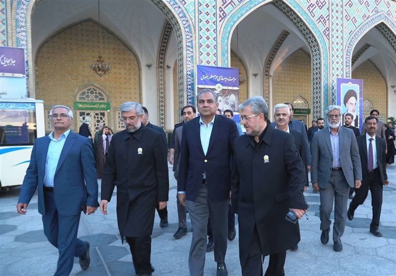 وزير الداخلية الباكستاني يصل إلى طهران