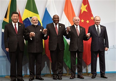 مجموعة بريكس تتحدى الدولار .. التجارة بالعملات المحلية