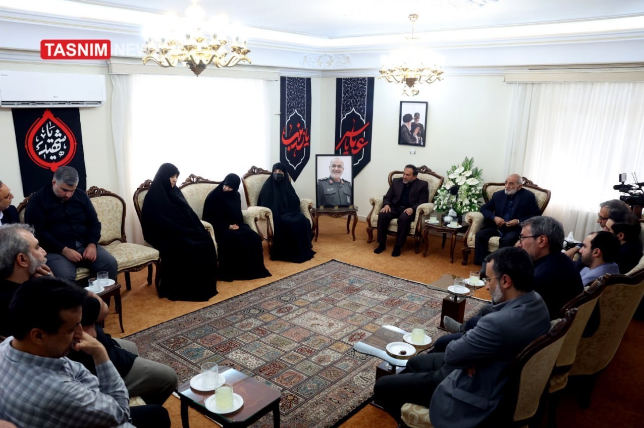 دیدار جمعی از مدیران رسانه‌های کشور با خانواده شهید سلامی