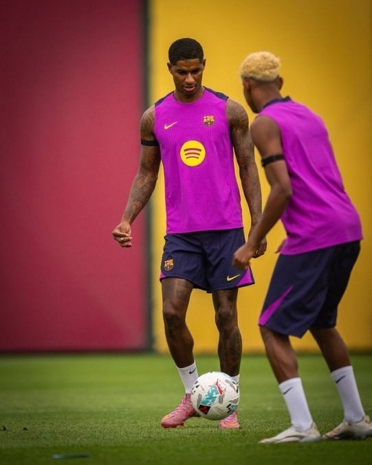 تیم فوتبال بارسلونا , هانسی فلیک , کشور ژاپن , 