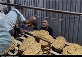 نانوایی‌های کشیک اراک تا ساعت 12 شب برای تأمین نان سه شیفت