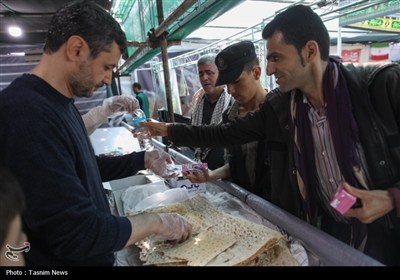 خدام حسینی در خوزستان همچنان میزبان زائران‌اند