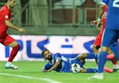 تأخیر 15 دقیقه‌ای در آغاز دیدار استقلال - تراکتور