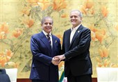 الرئیس بزشکیان یهنئ بمناسبة الذکرى السنویة لاستقلال باکستان