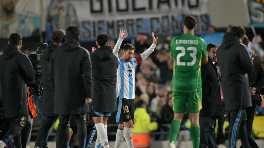 جام جهانی فوتبال , تیم ملی فوتبال  آرژانتین , لیونل مسی , فدراسیون فوتبال پاراگوئه , تیم ملی فوتبال اروگوئه , 