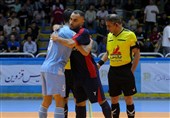 لک: حسن‌زاده غیرقانونی بازی کرد؛ بازی باید 3 بر صفر شود