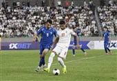 تساوی ایران و ازبکستان در نیمه‌ای همراه با اخراج و مصدومیت