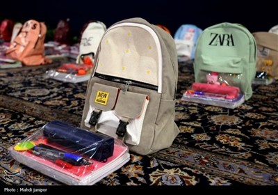 توزیع ‌بسته‌های لوازم‌التحریر بین دانش‌آموزان محروم جوانرود