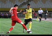 دیدار تیم های فوتبال سپاهان اصفهان و تراکتور تبریز