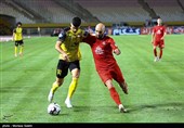 دیدار تیم های فوتبال سپاهان اصفهان و تراکتور تبریز
