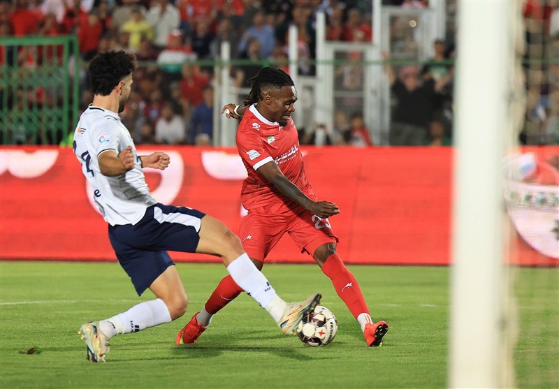 لیگ برتر فوتبال , تیم فوتبال پرسپولیس , تیم فوتبال استقلال , تیم فوتبال سپاهان اصفهان , تیم فوتبال تراکتور تبریز , 