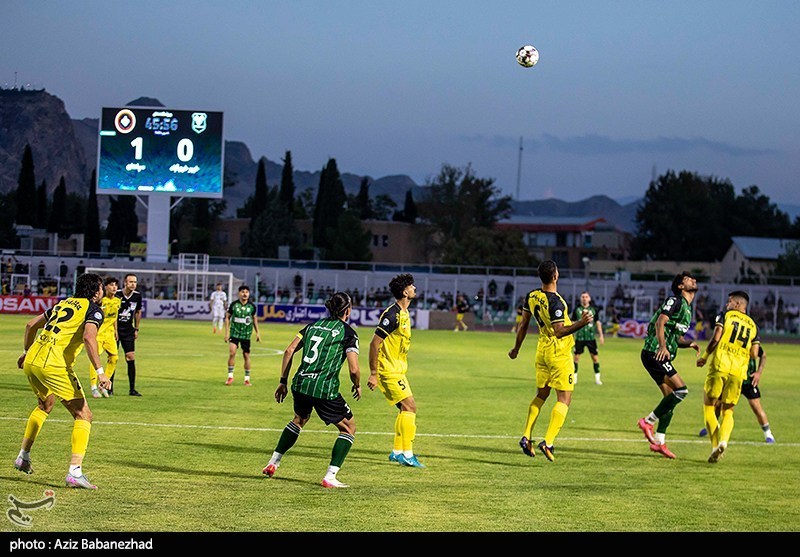 لیگ برتر فوتبال , تیم فوتبال پرسپولیس , تیم فوتبال استقلال , تیم فوتبال سپاهان اصفهان , تیم فوتبال تراکتور تبریز , 