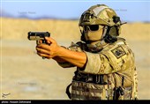 اجرای میدان تیر دقت توسط یگان ویژه فاتحین سپاه محمد رسول الله(ص) با استفاده از لباس‌ و تجهیزات جدید