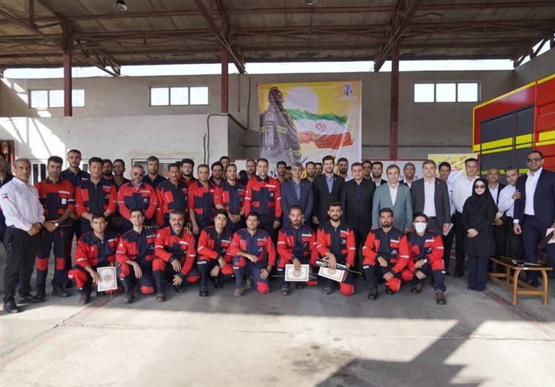 تجلیل از آتش‌نشانان بنادر استان بوشهر