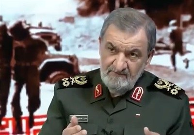 محسن رضایی: آماده مواجهه با گورستانی از ناوهایتان باشید