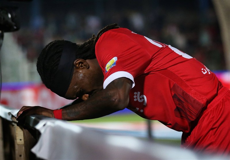 اوستون ارونوف , فوتبال , بازیکنان فوتبال ایران , ریکاردو آلوز , منیر الحدادی , جلال‌الدین ماشاریپوف , 