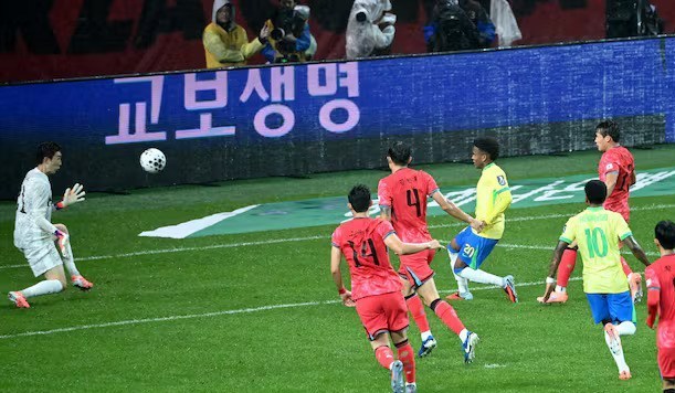 تیم ملی فوتبال برزیل , تیم ملی فوتبال کره‌جنوبی , تیم ملی فوتبال  ژاپن , 