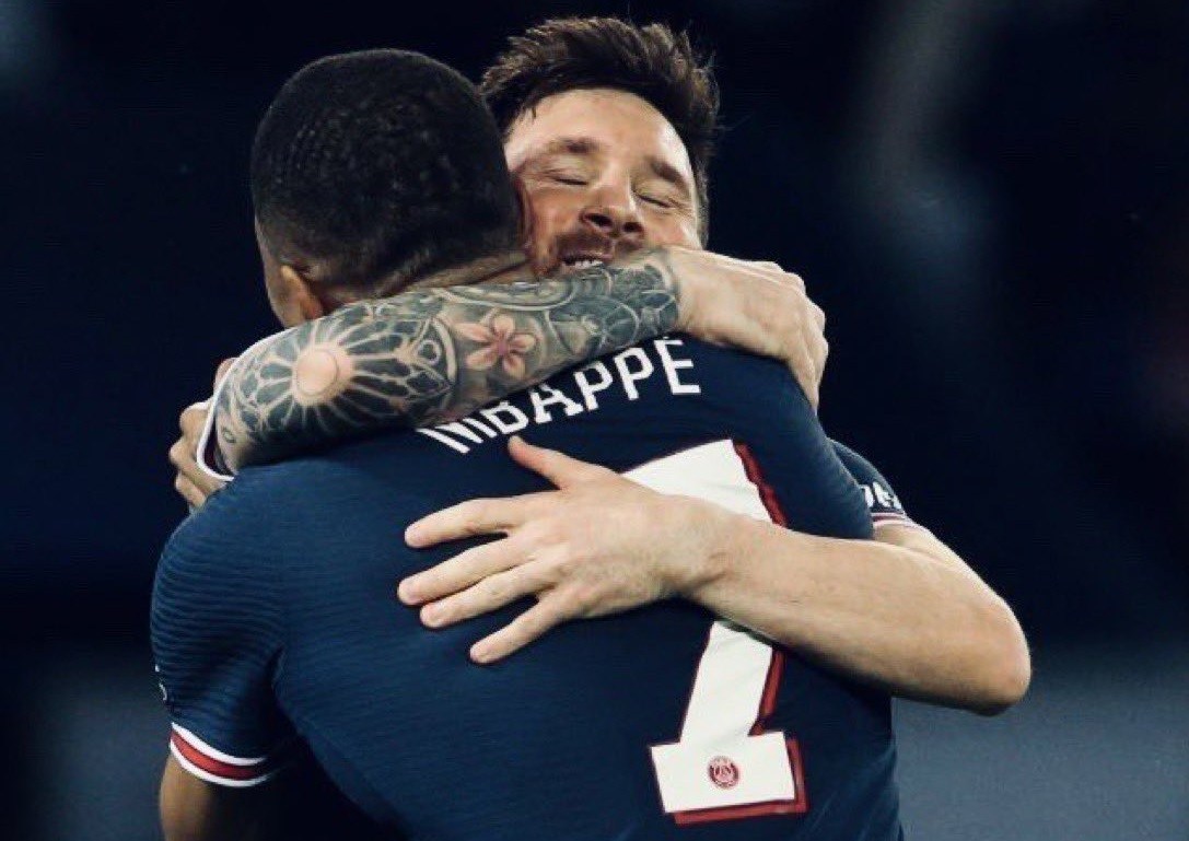 کیلیان امباپه , تیم ملی فوتبال فرانسه , تیم ملی فوتبال آرژانتین , جام جهانی فوتبال , تیم فوتبال رئال مادرید , تیم فوتبال پاریسنژرمن , تیم فوتبال بارسلونا , لیونل مسی , کریستیانو رونالدو ,