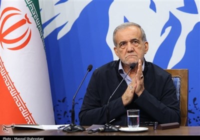 بزشكيان: مجلس القيادة المؤقتة بدأ مهامه