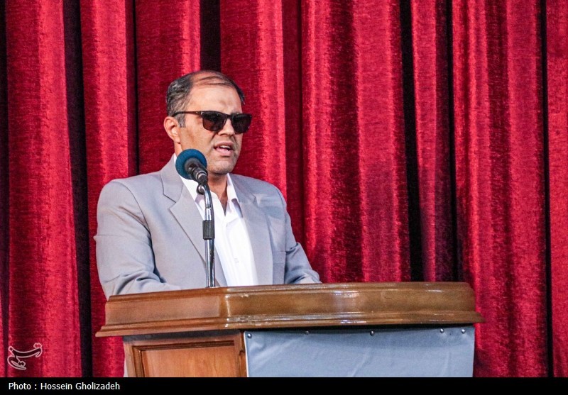 مشکلات شهری نابینایان؛ از میله‌های مزاحم تا کمبود امکانات