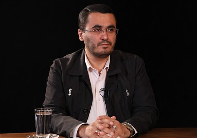 تداوم حضور در خیابان رمز پیروزی در جنگ شناختی دشمن است