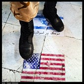 پرچم دشمن زیر پای ایران