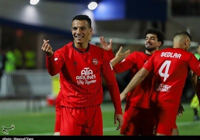 حسین‌زاده: بین 2 نیمه هم‌قسم شدیم که بازی را ببریم/ هر چه دارم برای اسکوچیچ می‌دهم