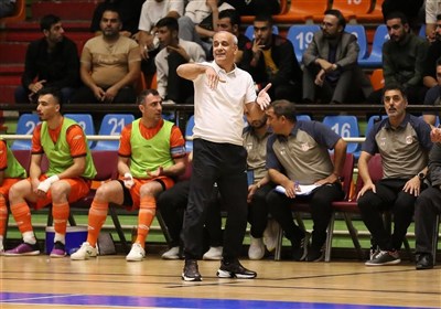 افضل: برخی بازیکنان ایرانی، پای خود را از گلیم‌شان درازتر می‌کنند